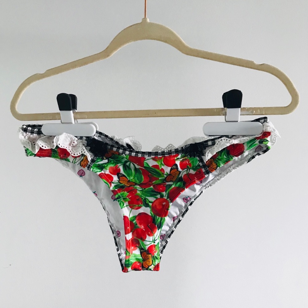 paradizia swimwear bottoms!.